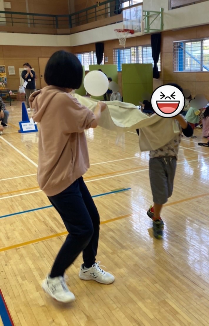 風船が飛んでいく…！