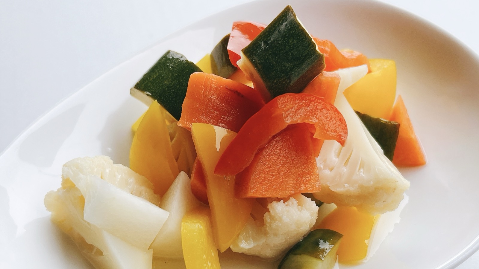 彩り野菜の自家製ピクルス