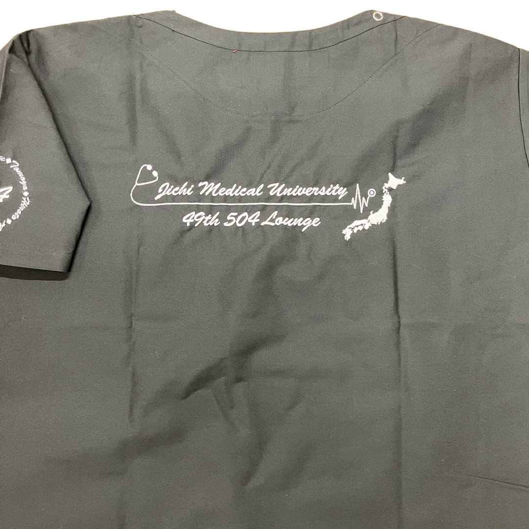 背中デザイン刺繍アップ