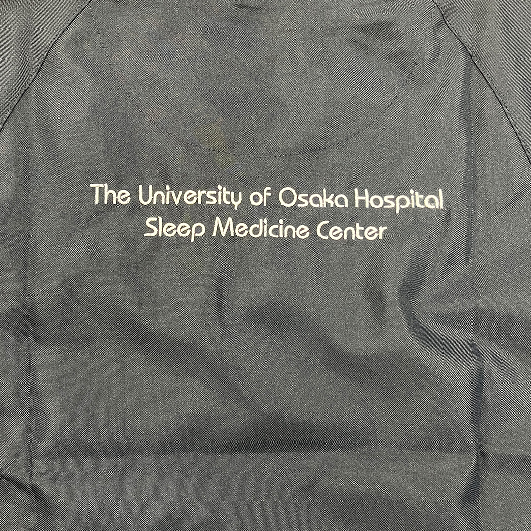 背中刺繍アップ