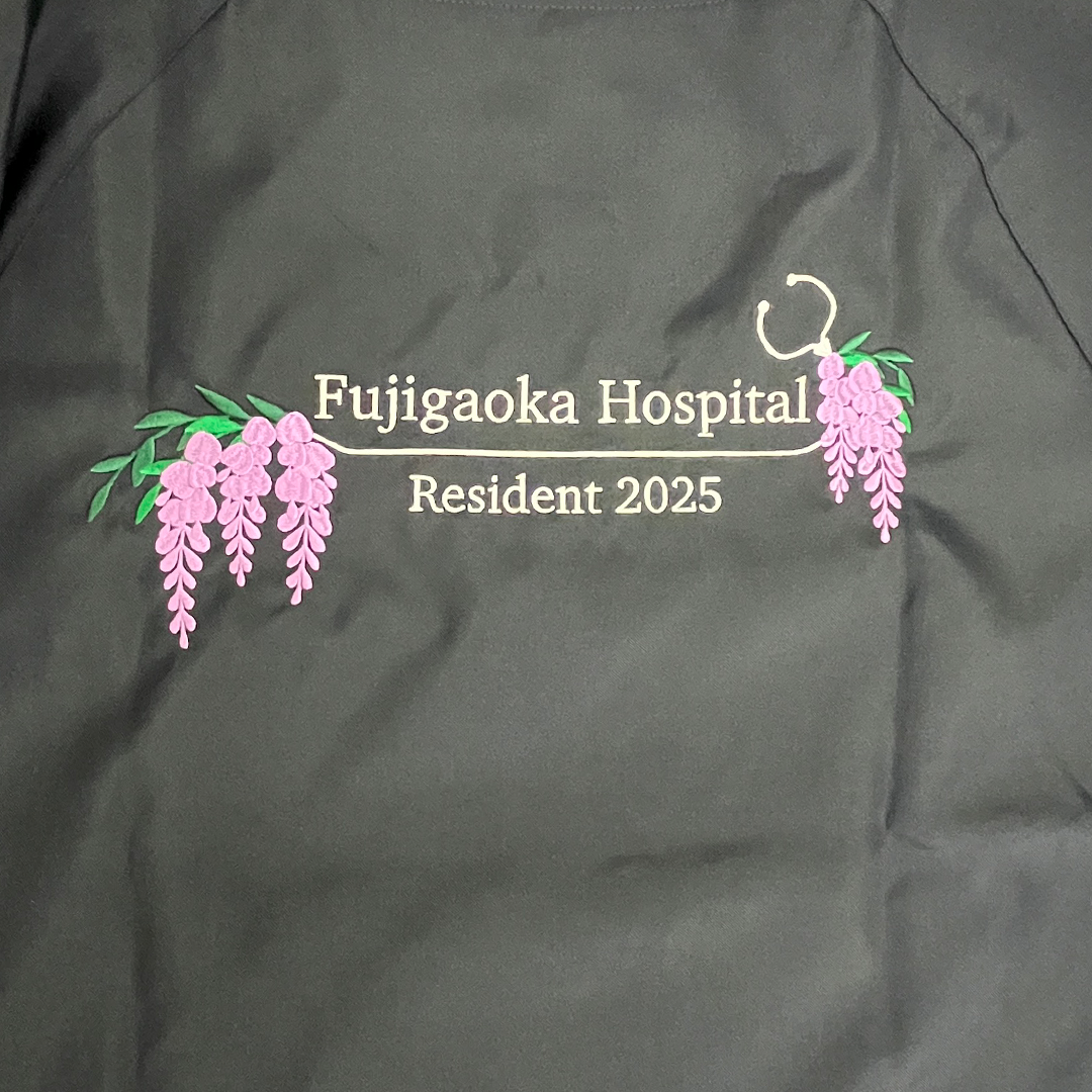 背中刺繍アップ