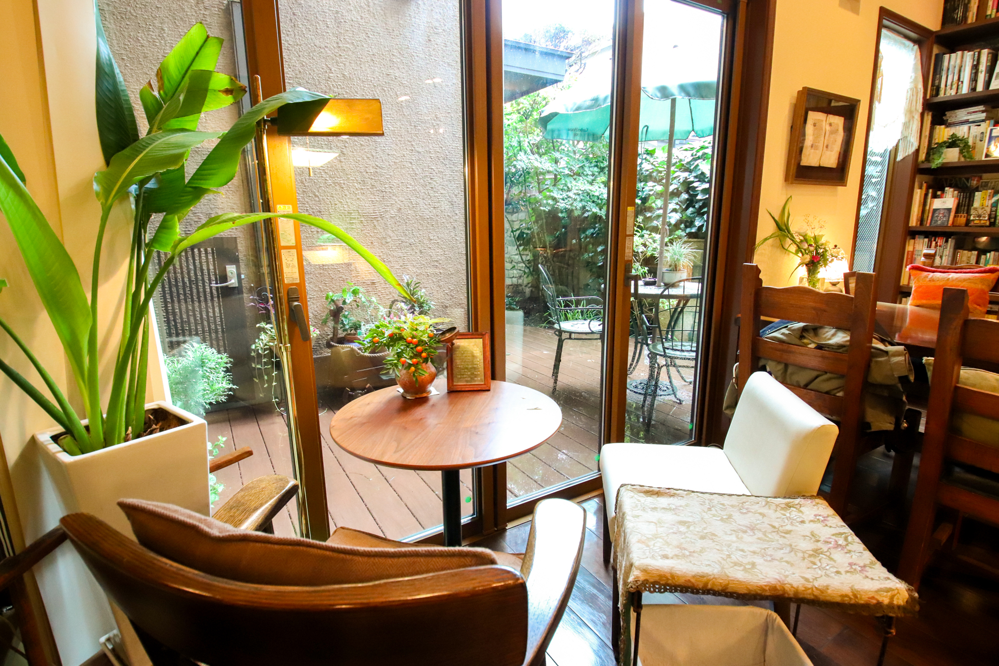 読書の秋は Book Cafe Den でお茶を飲みながらいかがでしょうか 渋谷不動産エージェント