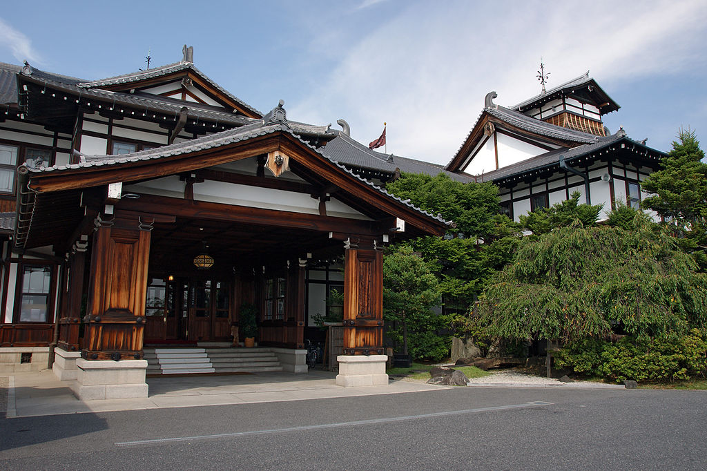 1024px-Nara_Hotel01st3200