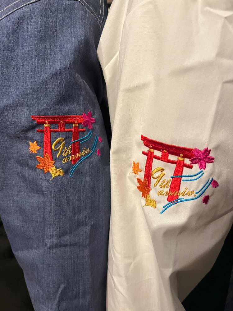 スターバックスコーヒージャパン様 周年記念シャツの鳥居デザイン刺繍アップ